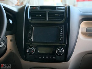2009款2.0GLS 四驱手动版 中控台