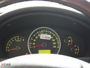 2009款2.0GLS 两驱手动版 中控区