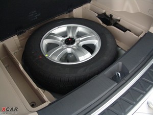 2009款2.0GL 两驱自动版 备胎