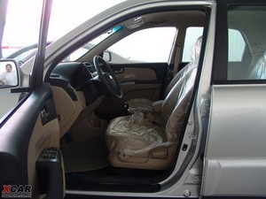 2009款2.0GL 两驱自动版 前排空间