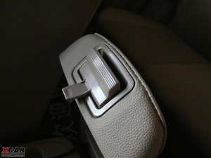 2009款2.0GLS 四驱手动版 中控区