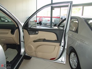 2009款2.0GL 两驱自动版 空间座椅