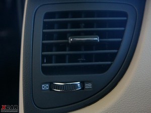 2009款2.0GLS 四驱手动版 中控区