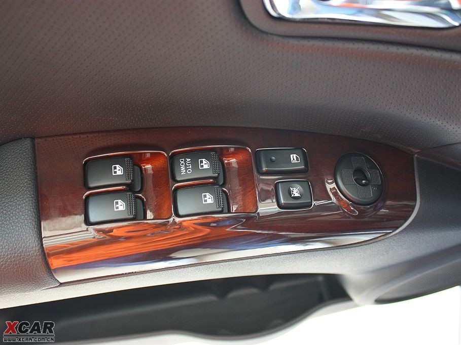 2009��{�� 2.0GLS ����քӰ�