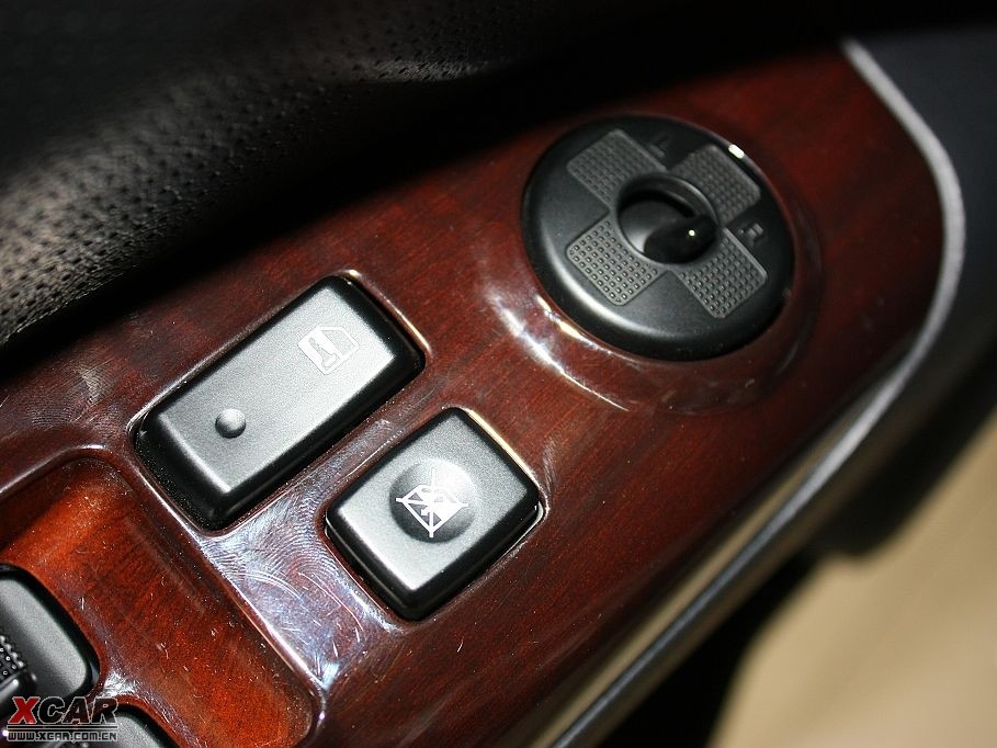 2009��{�� 2.0GLS ����քӰ�