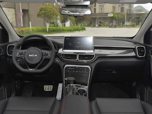 2021款1.6T DCT四驱焕新版 内饰全景