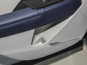 20232.0L HEV (q)F T(mn)(ch)g