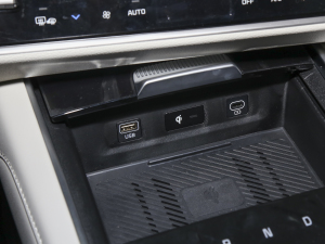 20232.0L HEV F п؅^