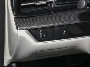 20232.0L HEV F п؅^