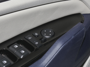 20232.0L HEV F п؅^