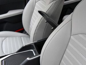 2023款1.5L CVT豪华版 空间座椅