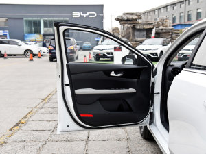 2023款1.5L CVT豪华版 驾驶位车门