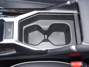 2023款1.4T DCT豪华版 前排杯架
