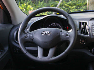 2011款2.0L Premium 自动两驱版 方向盘
