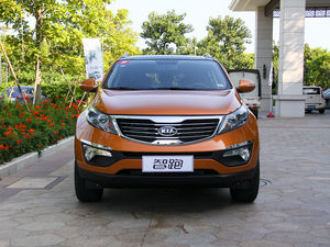 2011款2.0L Premium 自动两驱版 正前