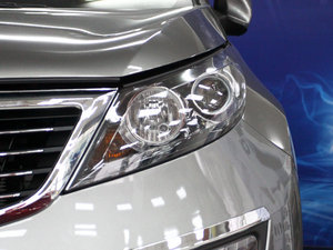 2011款2.0L GLS 自动两驱版 大灯