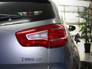 2011款2.0L GLS 自动两驱版 尾灯