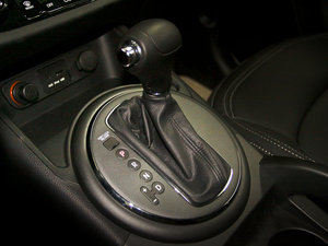 2011款2.0L GLS 自动两驱版 换挡杆