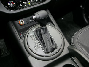 2011款2.4L Premium 自动四驱版 换挡杆