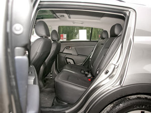 2011款2.4L Premium 自动四驱版 后排空间