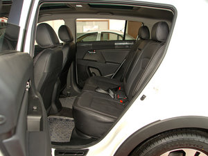 2011款2.4L GLS 自动四驱版 后排空间