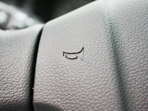 2011款2.0GLS 自动两驱版 中控区