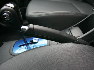 2011款2.0GLS 自动两驱版 驻车制动器