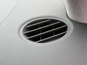 2011款2.0GLS 自动两驱版 中控区