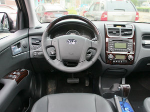 2011款2.0GLS 自动两驱版 中控区