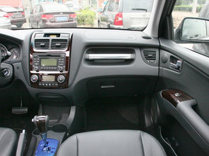 2011款2.0GLS 自动两驱版 中控区