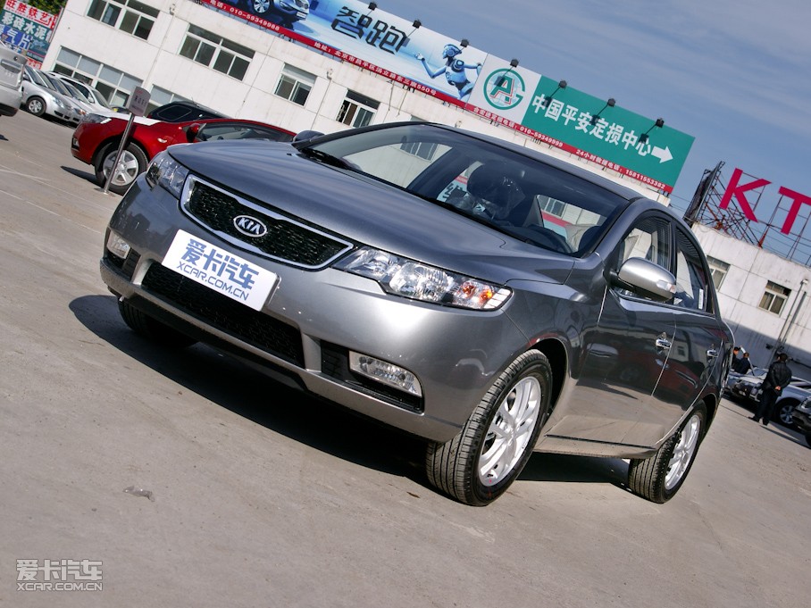 2011 1.6L PremiumԄ