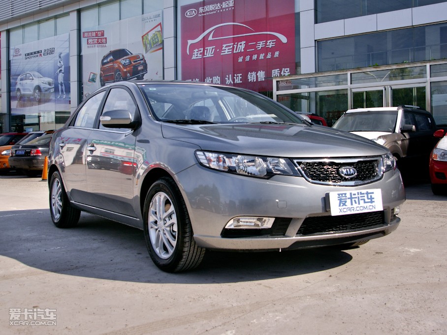 2011 1.6L PremiumԄ