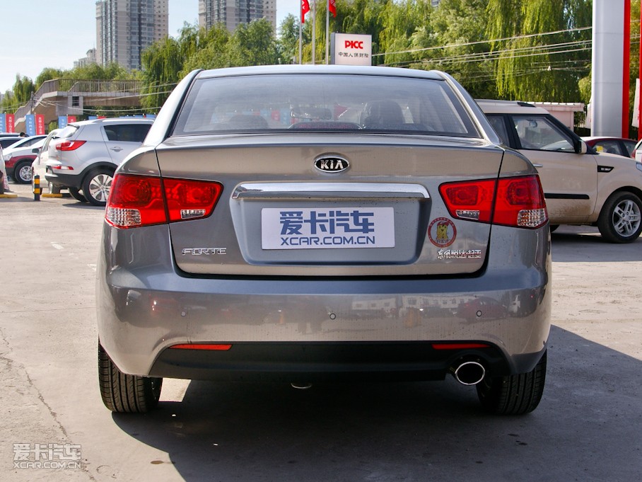 2011 1.6L PremiumԄ