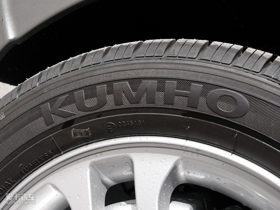 2011 1.6L PremiumԄ