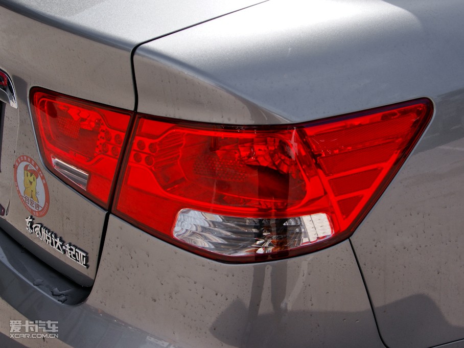 2011 1.6L PremiumԄ