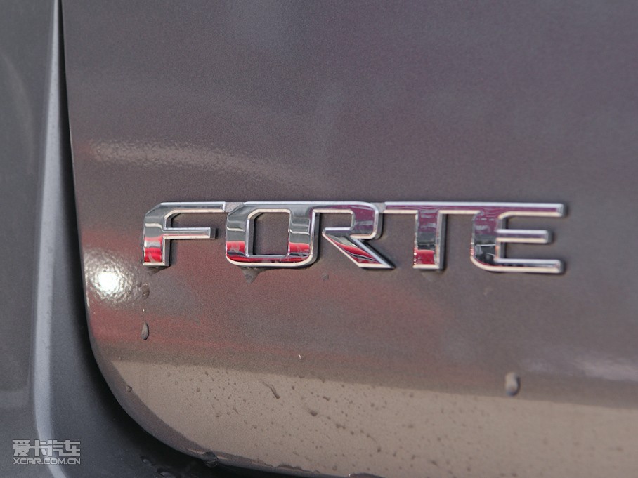 2011 1.6L PremiumԄ