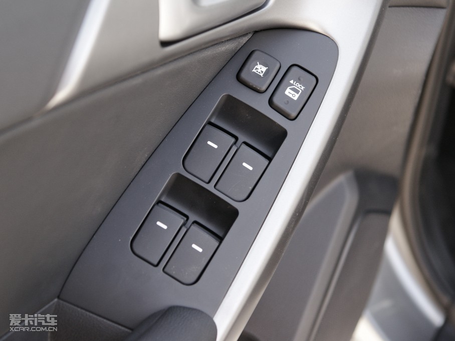 2011 1.6L PremiumԄ(dng)