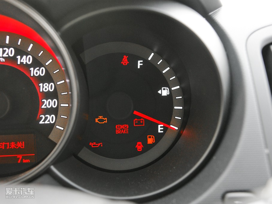 2011 1.6L PremiumԄ(dng)