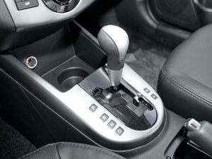 2011款1.6L Premium自动 换挡杆