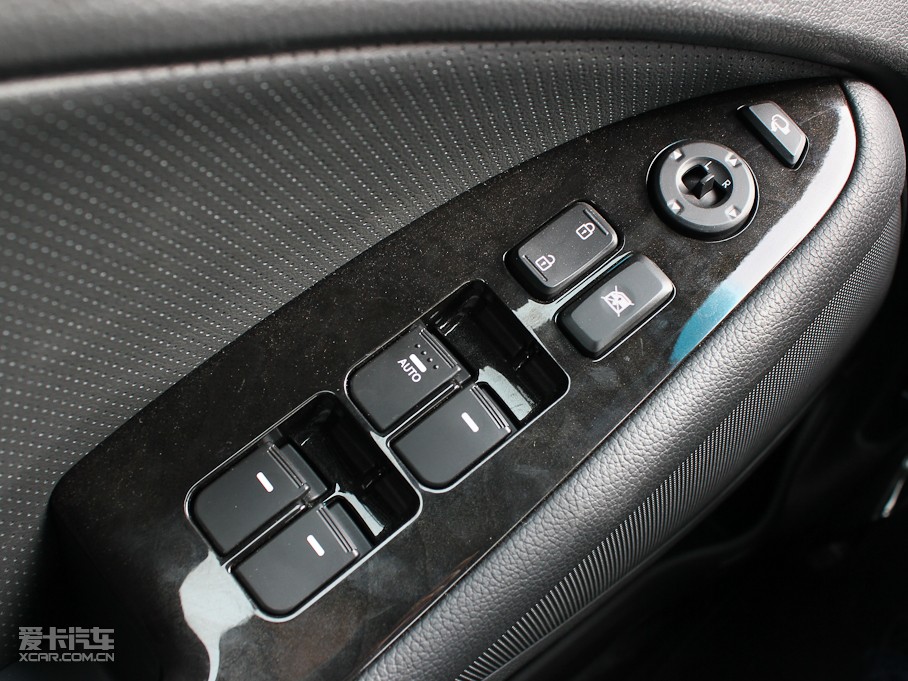 2011K5P 2.0L Premium Ԅ