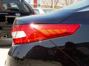 20112.4L Premium Ԅ ^