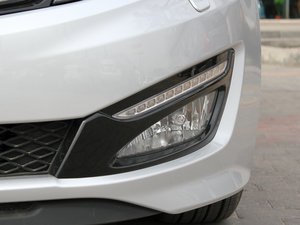 2011款2.0L Premium 自动 前雾灯