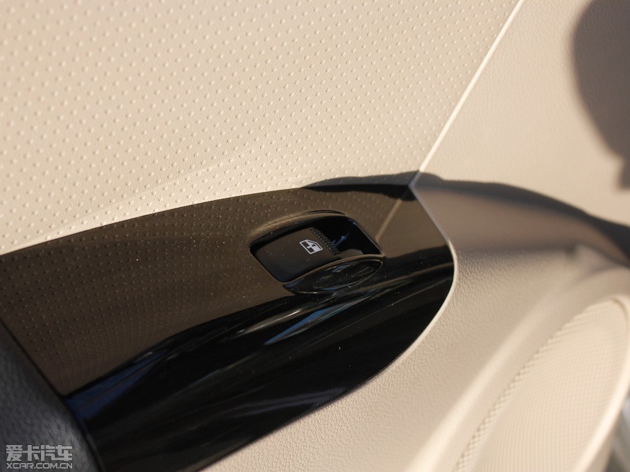 2012��{�� 2.0GL �ԄӃ���