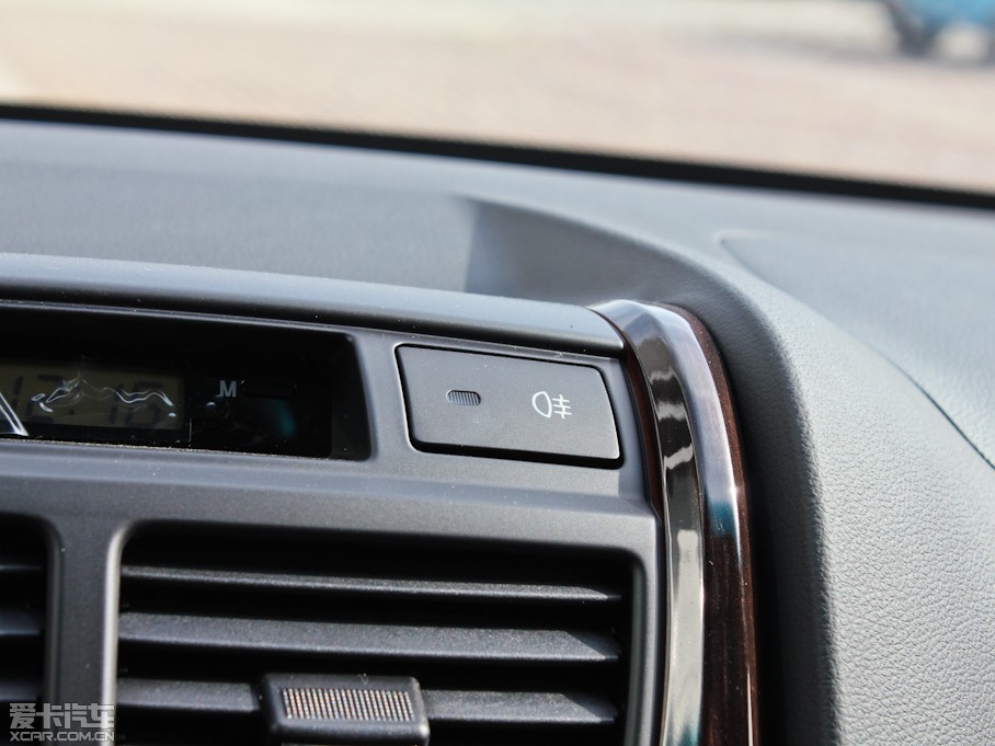 2012��{�� 2.0GLS �քӃ���