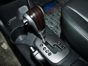 2012款2.0GLS 自动两驱版 换挡杆