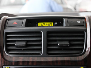 2012款2.0GLS 自动两驱版 空调出风口