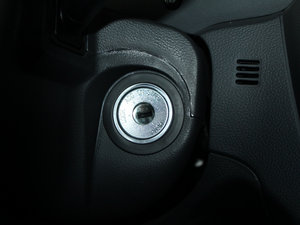 2012款2.0GLS 自动两驱版 中控区