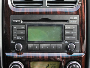 2012款2.0GLS 手动两驱版 音响调节