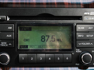2012款2.0GLS 手动两驱版 中控台显示屏