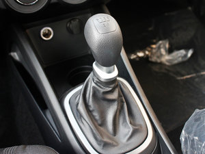 2011款1.4L GLS 手动版 换挡杆